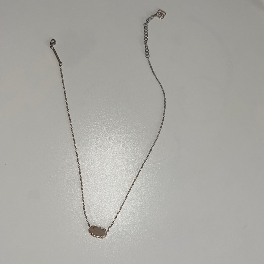 Kendra Scott necklace